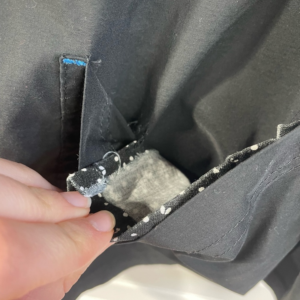 Koi Basics Medical Scrub V-Neck Black Top XL Women’s GUC - Picture 11 of 16